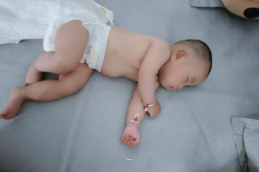 禹城宝宝突然很多眼屎